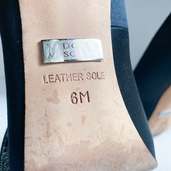 Badgley Mischka Black Satin  Bow Detail Peep Toe Heels 6M - Picture 11 of 11